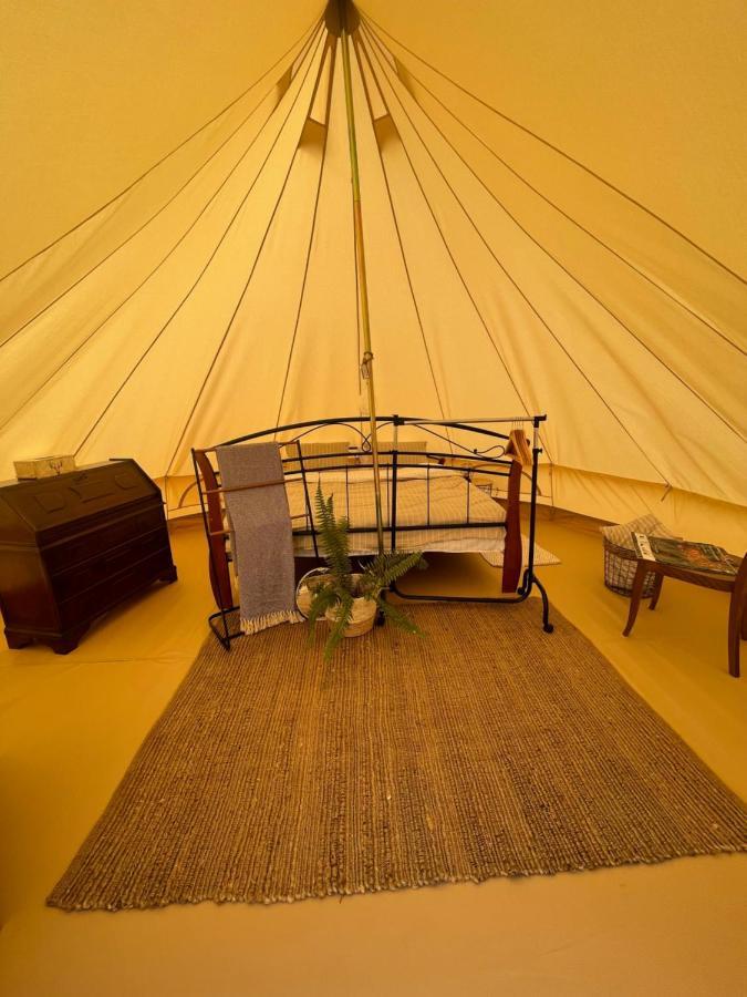 The Hunters Glamping Hotel Ciudanovita Exterior photo